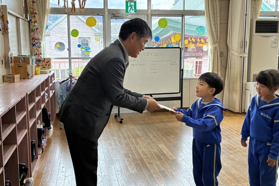 幼児用交通安全教材　贈呈