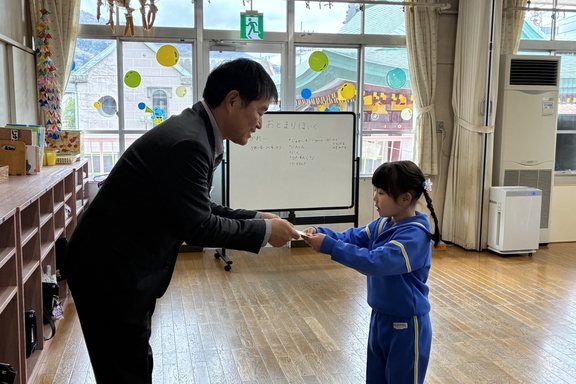 幼児用交通安全教材　贈呈